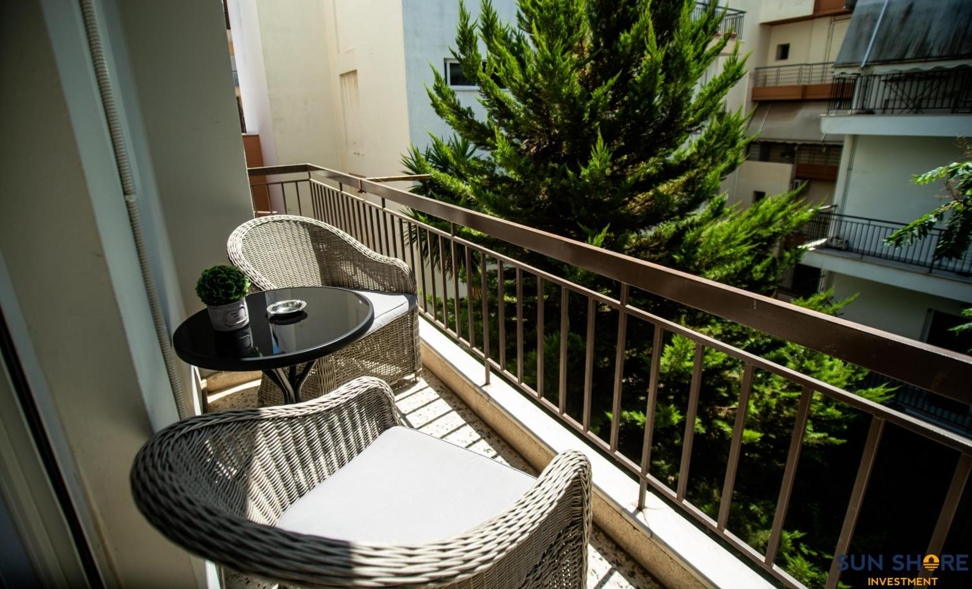 Explore Greece From Comfortable City Centre Apartment Chalkís Exteriör bild